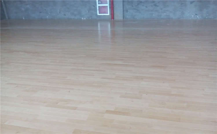 烏魯木齊楓樺木運動(dòng)木地板怎么安裝